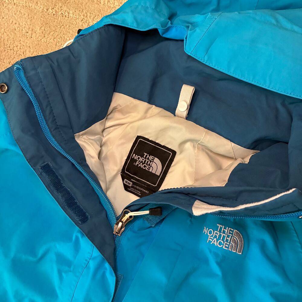 The North Face Women’s M HyVent Blue Waterproof Hooded Rain Jacket Coat Gorpcore - Picture 3 of 8